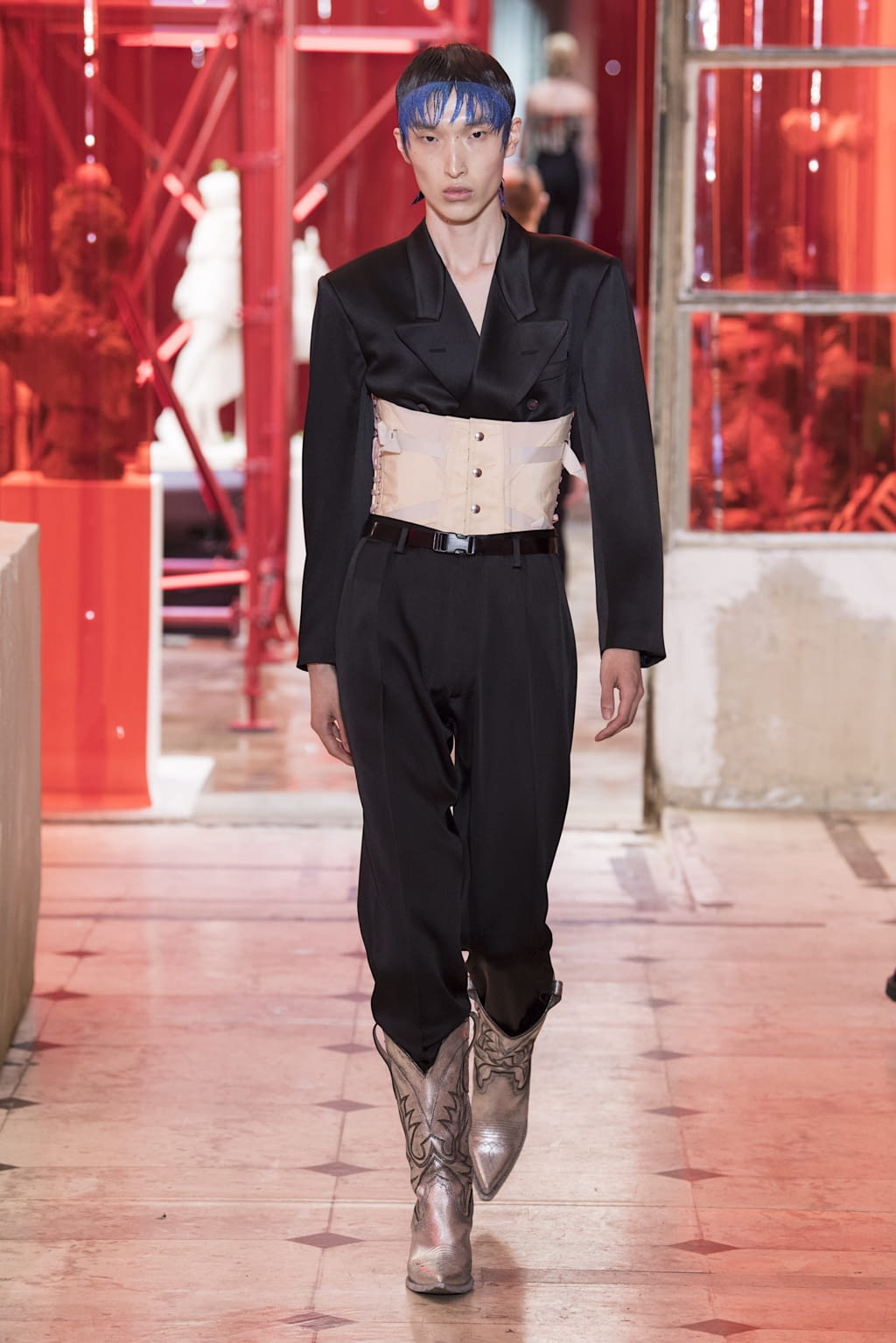 Fashion Week Paris Spring/Summer 2019 look 19 from the Maison Margiela collection menswear