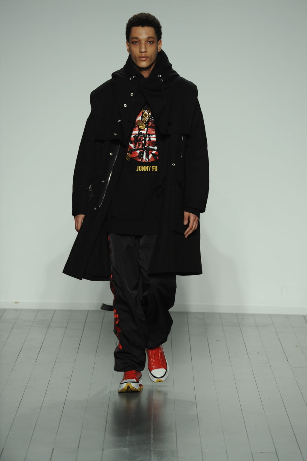 Fashion Week London Fall/Winter 2019 look 19 from the On:Off collection womenswear