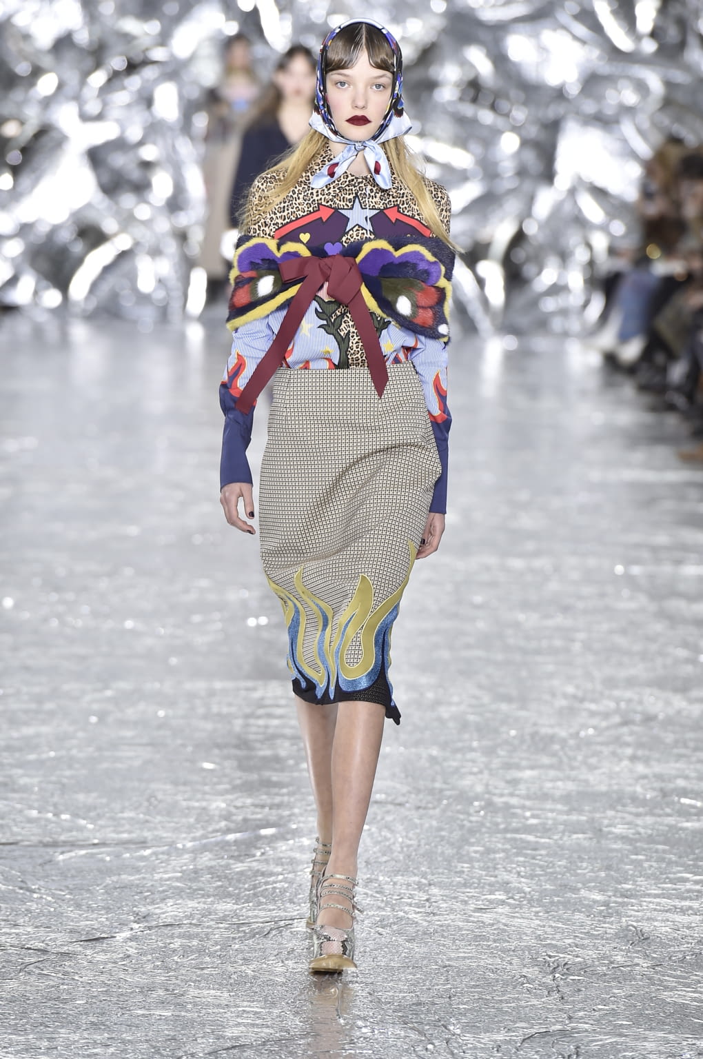 Fashion Week London Fall/Winter 2016 look 2 from the Mary Katrantzou collection 女装