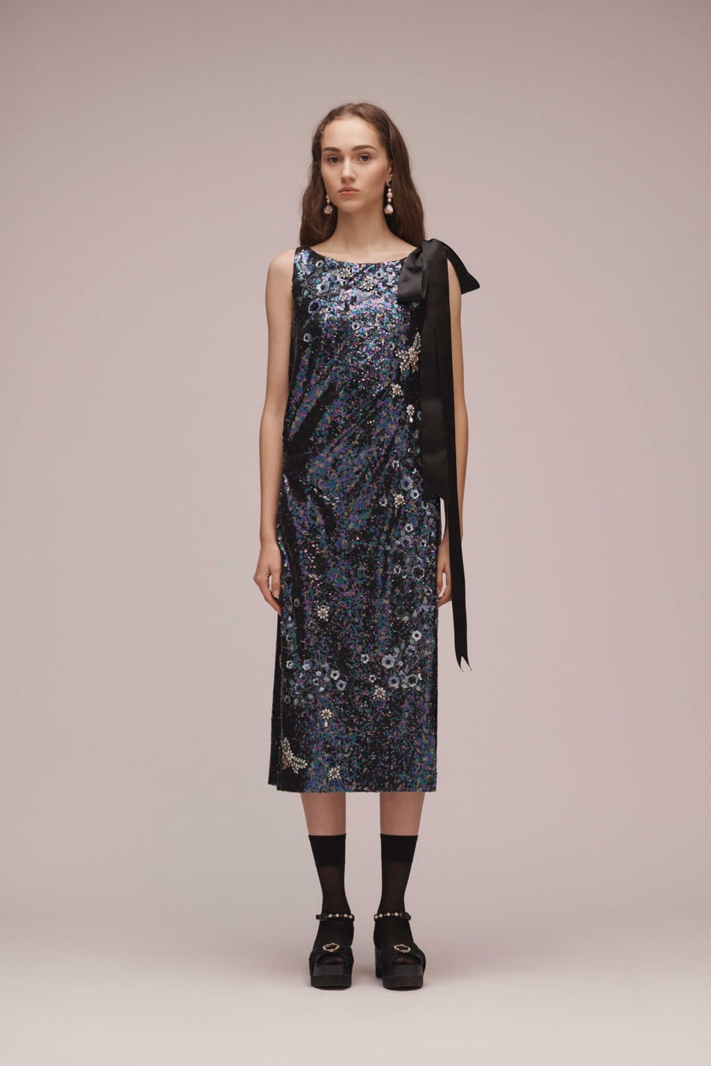 Fashion Week London Pre-Fall 2018 look 20 from the Erdem collection 女装
