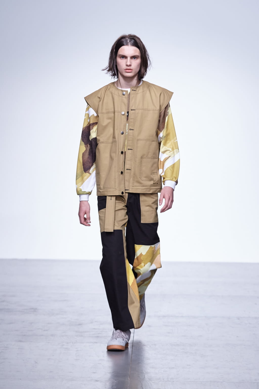 Fashion Week London Spring/Summer 2018 look 20 from the Liam Hodges collection menswear