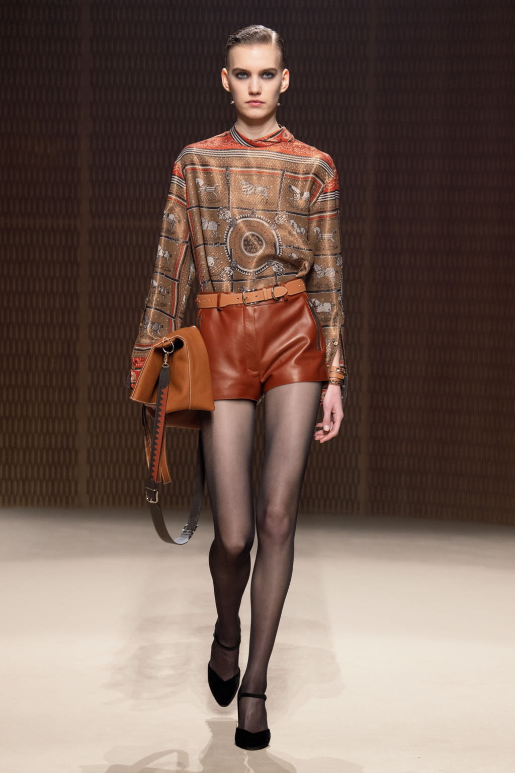 Fashion Week Paris Fall/Winter 2019 look 20 from the Hermès collection 女装