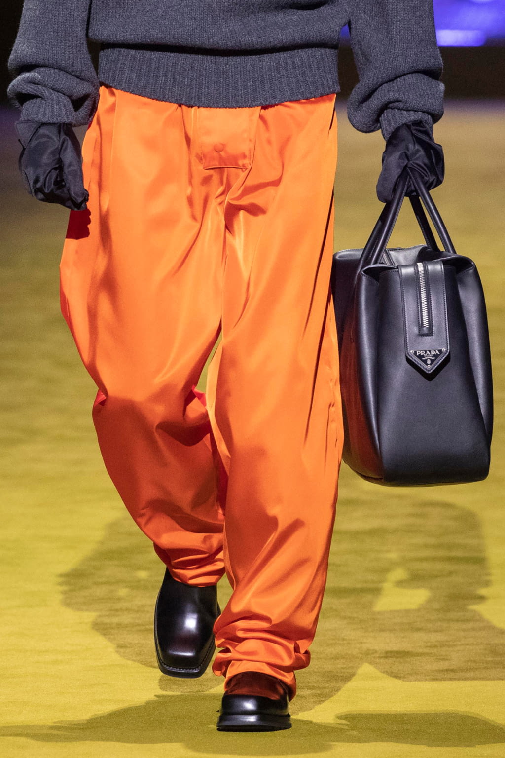 Fashion Week Milan Fall/Winter 2022 look 12 from the Prada collection menswear accessories