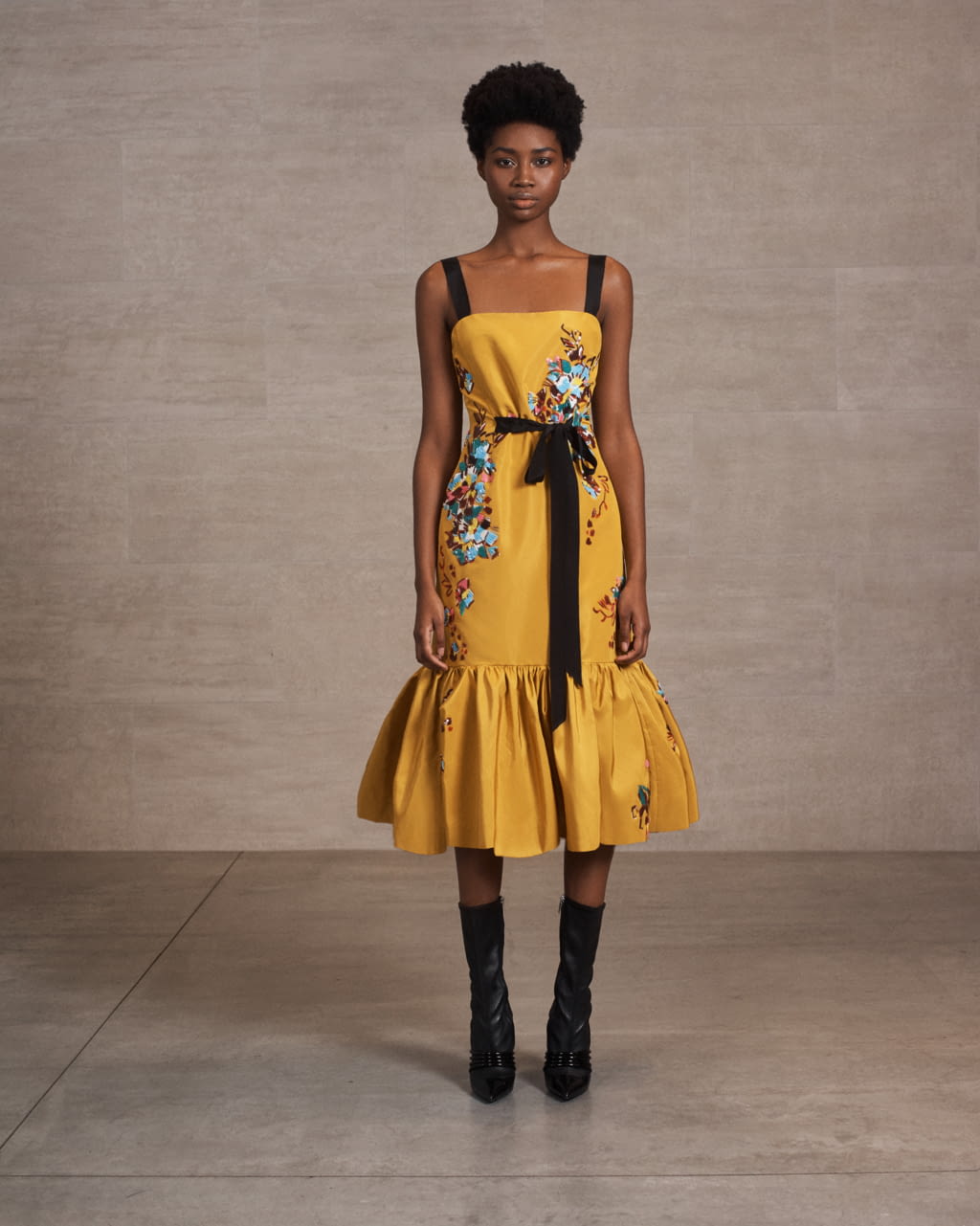 Fashion Week New York Pre-Fall 2018 look 21 from the Prabal Gurung collection 女装
