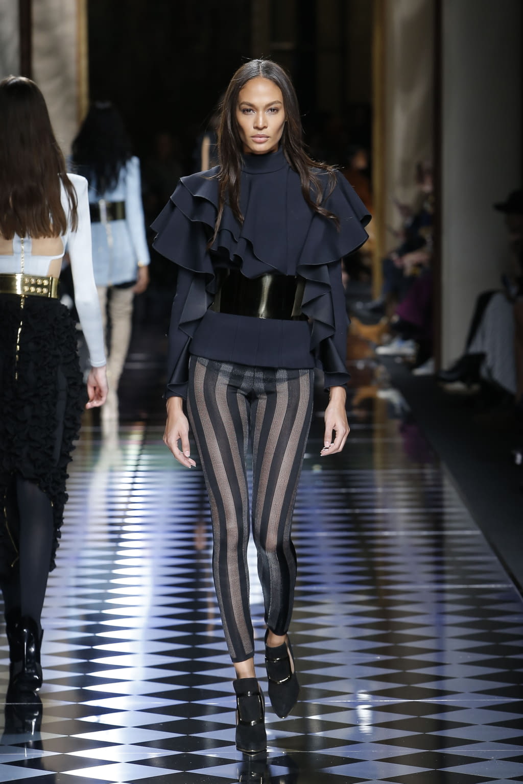 Fashion Week Paris Fall/Winter 2016 look 21 from the Balmain collection 女装