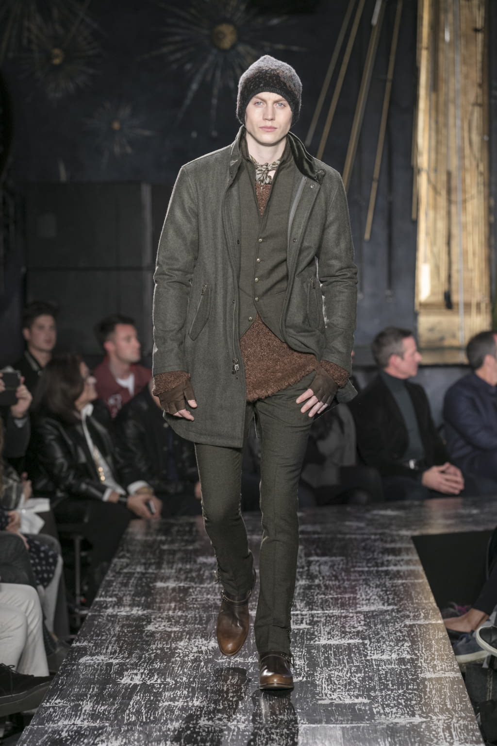 Fashion Week New York Fall/Winter 2017 look 21 from the John Varvatos collection menswear