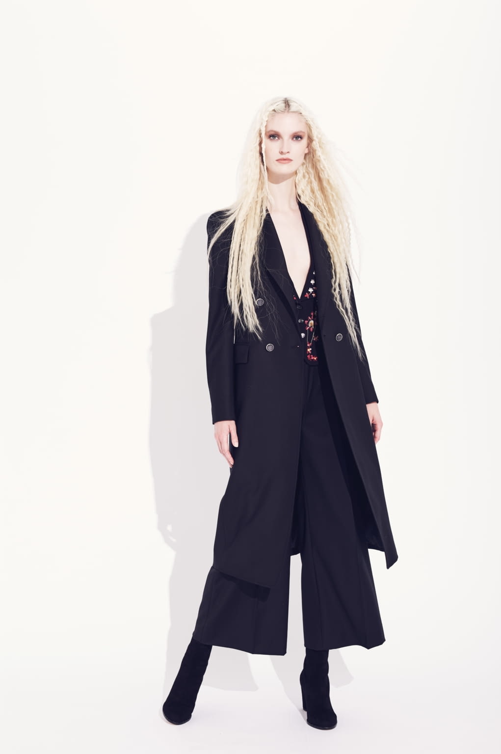 Fashion Week London Resort 2017 look 22 from the Temperley London collection womenswear