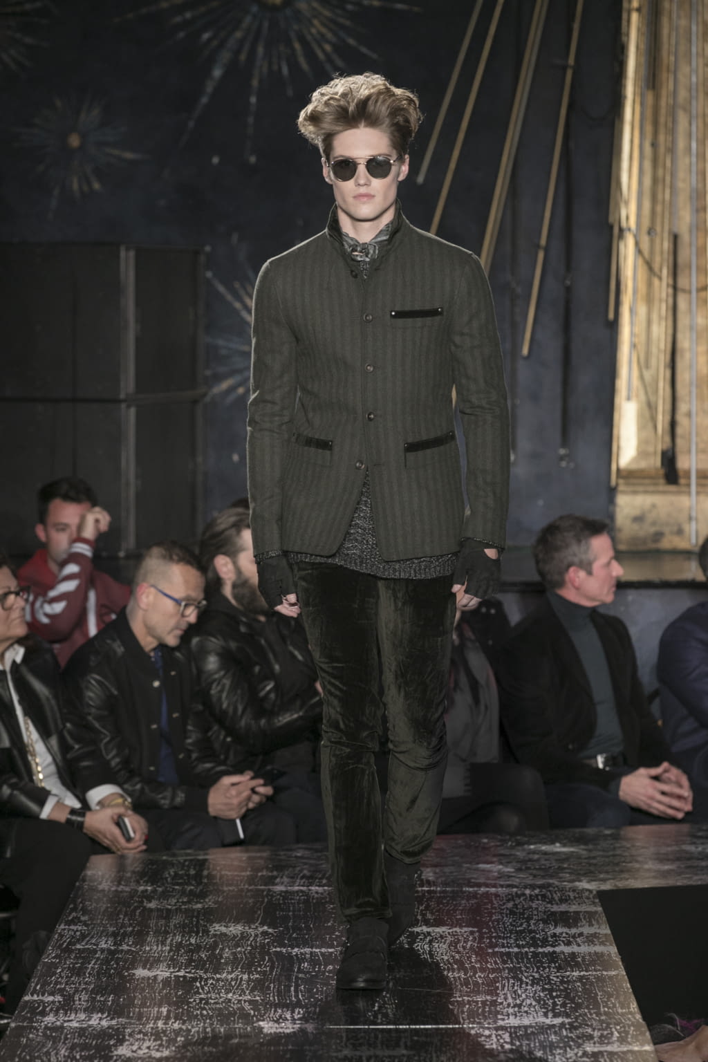 Fashion Week New York Fall/Winter 2017 look 23 from the John Varvatos collection menswear