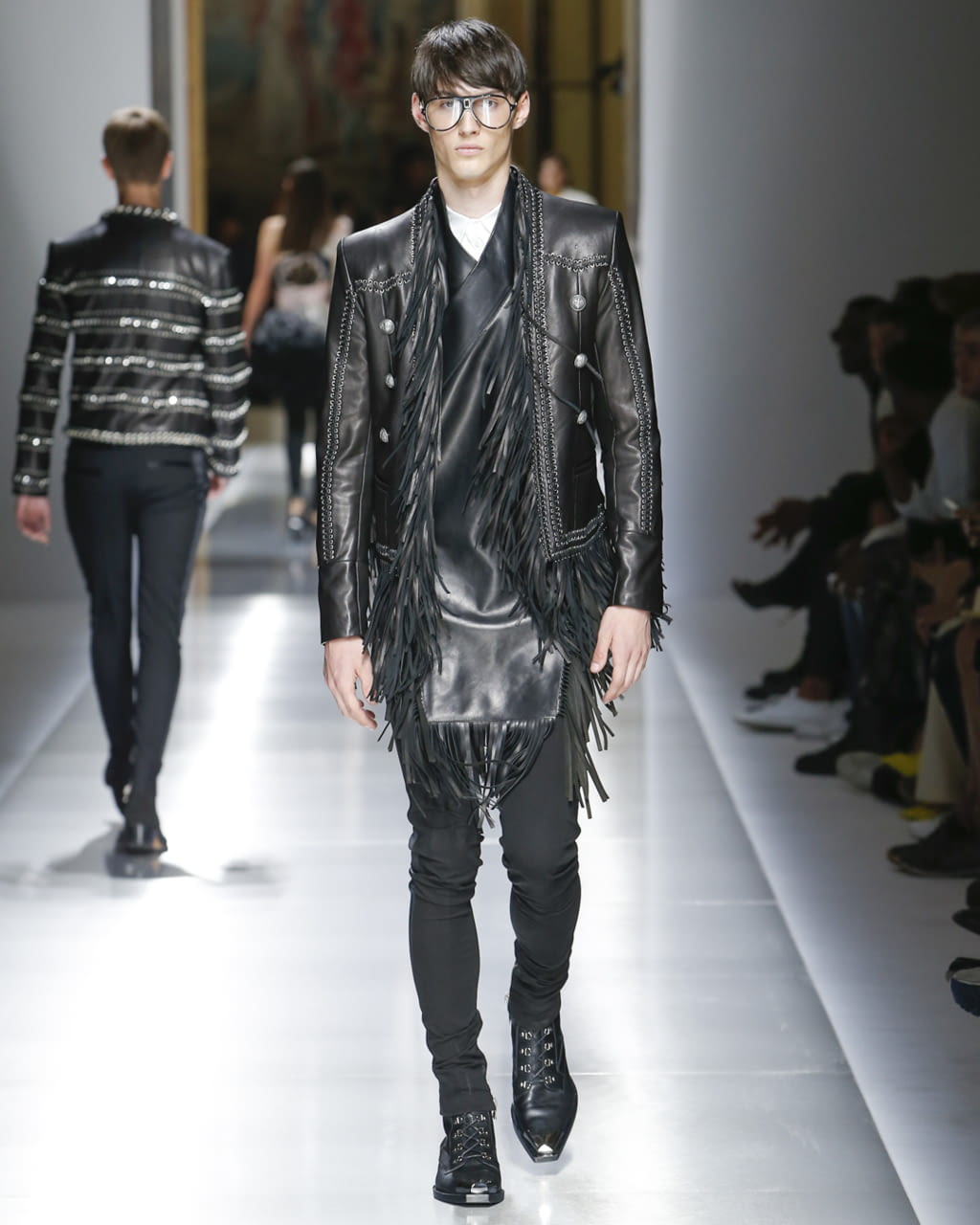 Fashion Week Paris Spring/Summer 2018 look 23 from the Balmain collection 男装