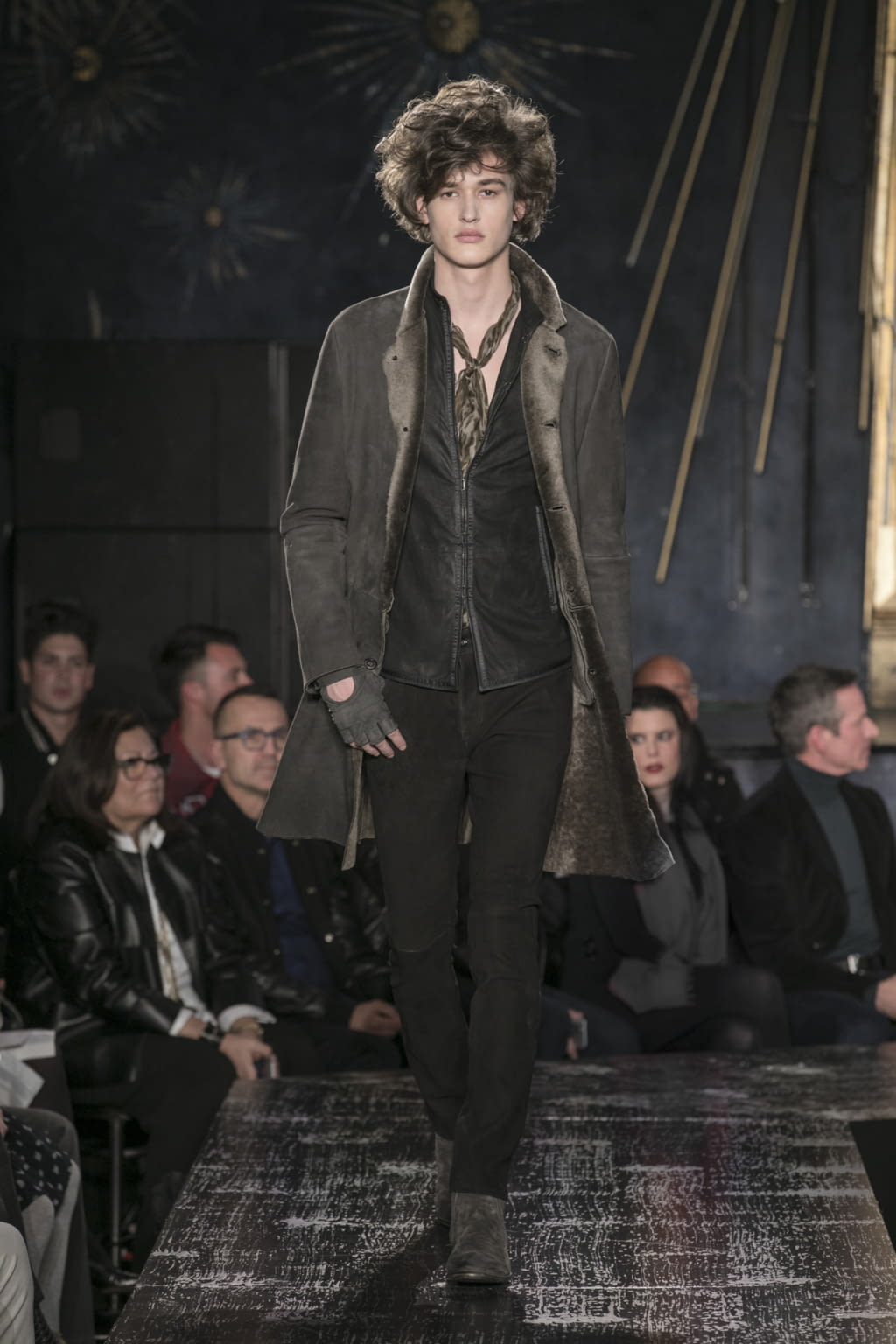 Fashion Week New York Fall/Winter 2017 look 24 from the John Varvatos collection 男装