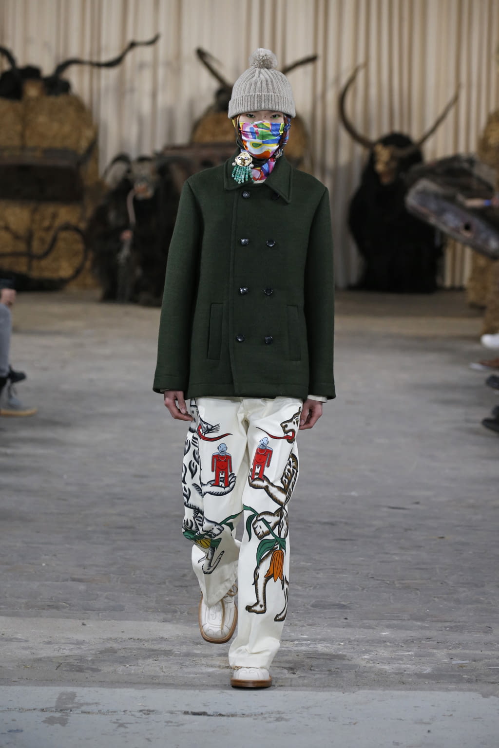 Fashion Week Paris Fall/Winter 2017 look 24 from the Walter Van Beirendonck collection menswear