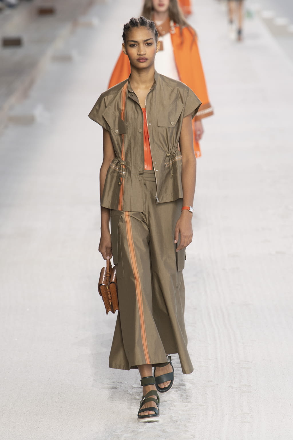 Fashion Week Paris Spring/Summer 2019 look 24 from the Hermès collection womenswear