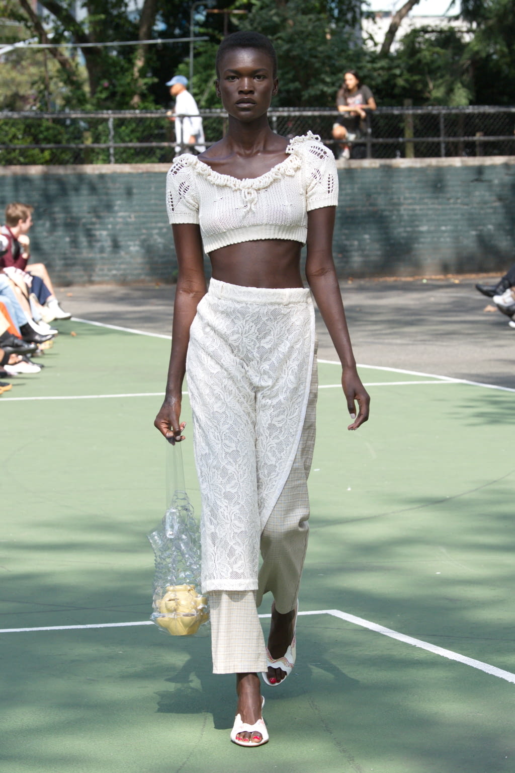Fashion Week New York Spring/Summer 2020 look 25 from the Maryam Nassir Zadeh collection 女装