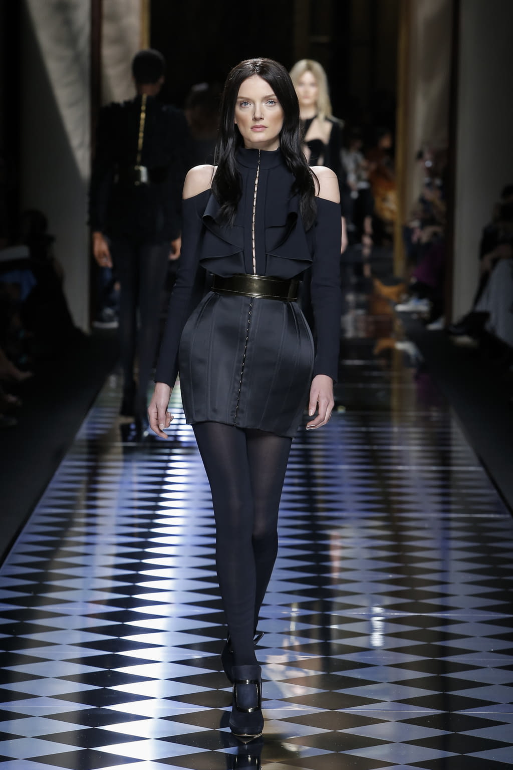 Fashion Week Paris Fall/Winter 2016 look 25 from the Balmain collection womenswear