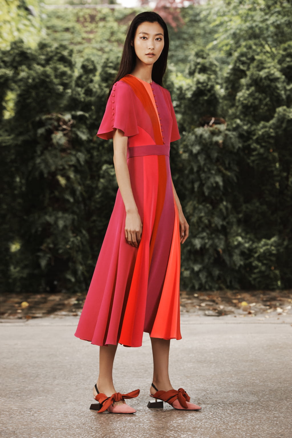 Fashion Week New York Resort 2019 look 21 from the Prabal Gurung collection 女装