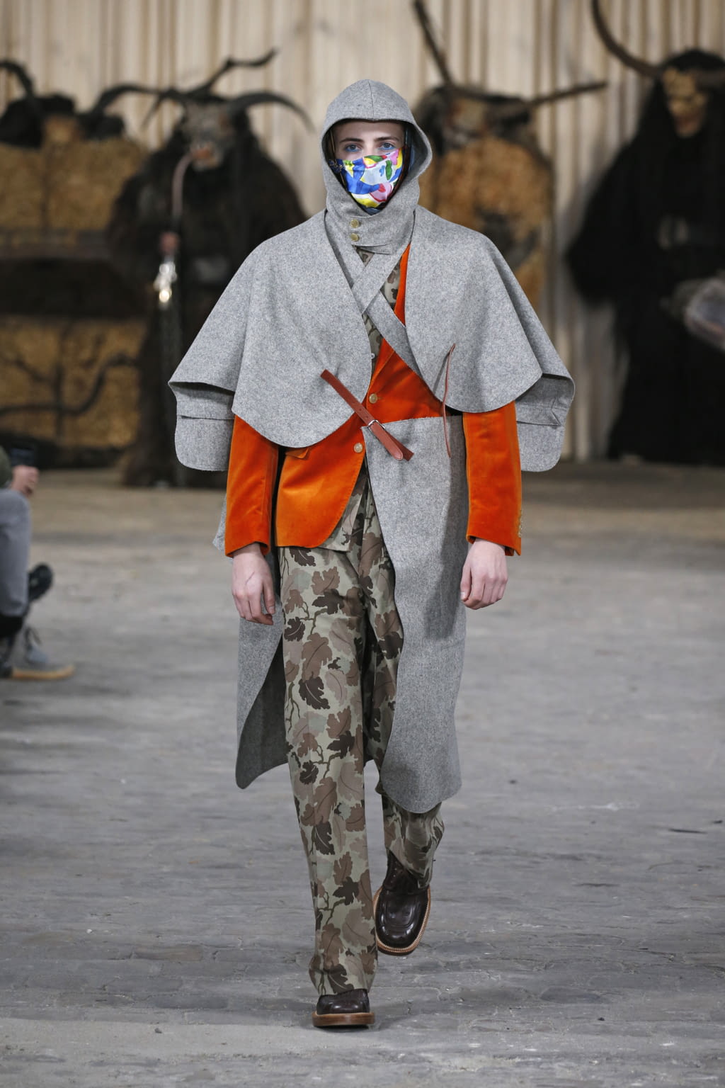 Fashion Week Paris Fall/Winter 2017 look 26 from the Walter Van Beirendonck collection menswear