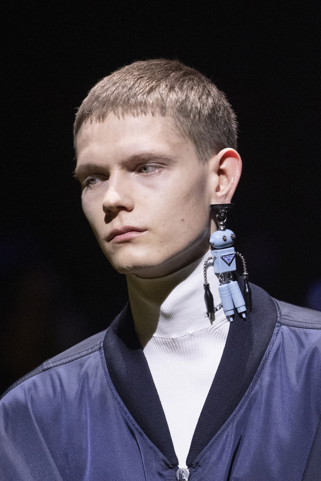 Fashion Week Milan Fall/Winter 2022 look 19 from the Prada collection menswear accessories