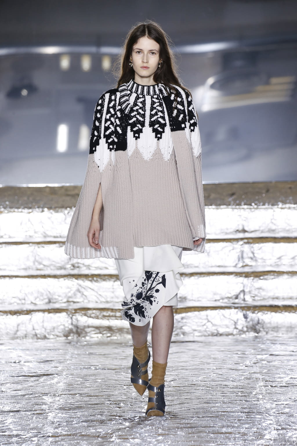 Fashion Week London Fall/Winter 2016 look 27 from the Peter Pilotto collection womenswear