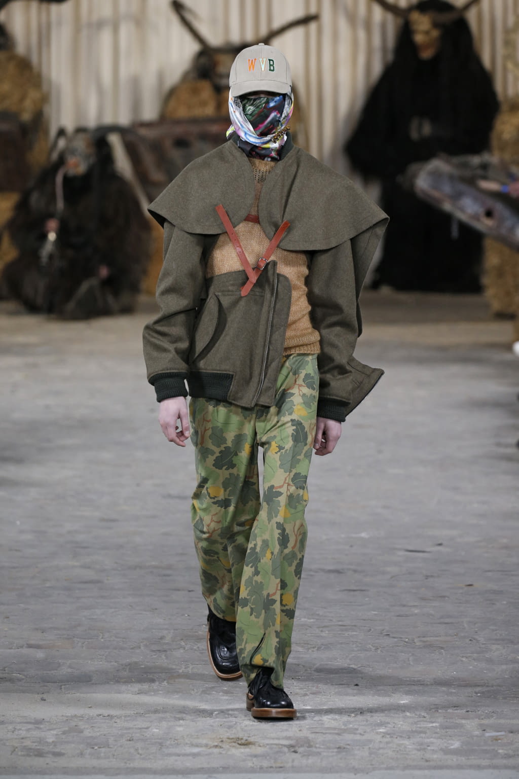 Fashion Week Paris Fall/Winter 2017 look 28 from the Walter Van Beirendonck collection menswear