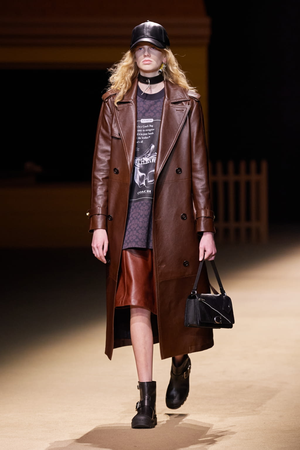 Fashion Week New York Fall/Winter 2022 look 28 from the Coach collection 女装