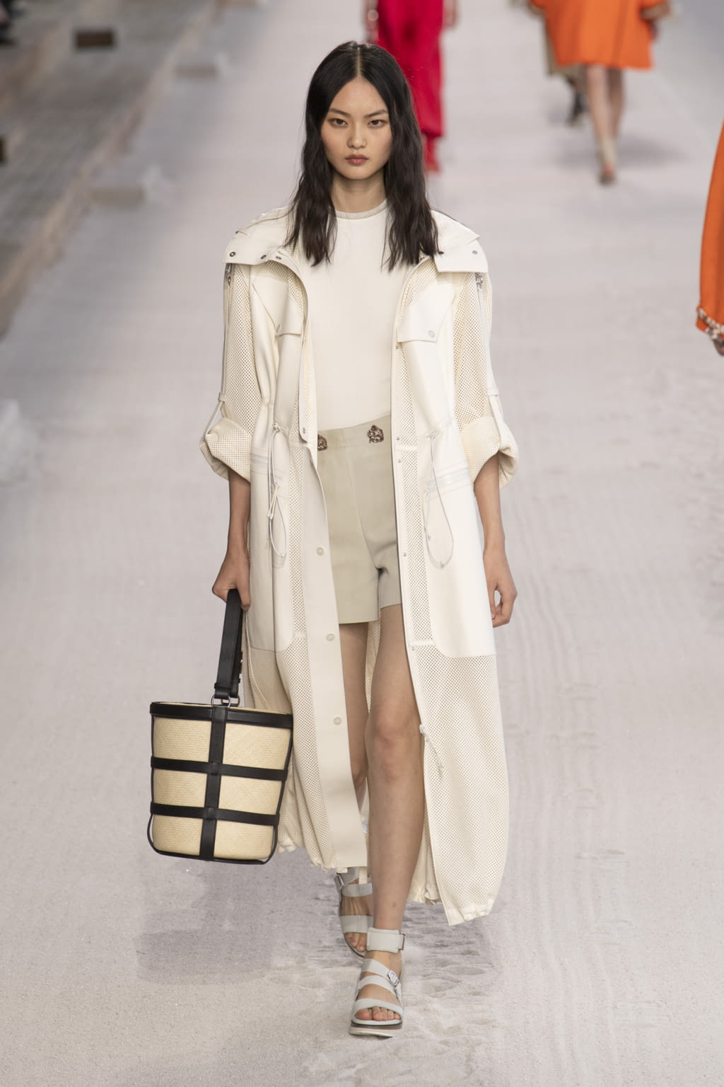 Fashion Week Paris Spring/Summer 2019 look 28 from the Hermès collection 女装