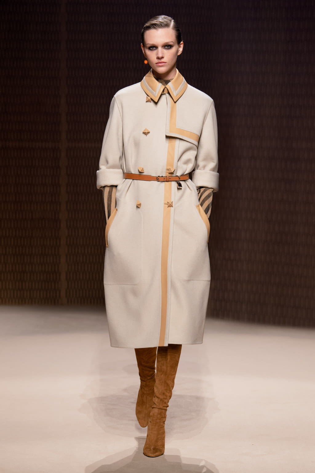 Fashion Week Paris Fall/Winter 2019 look 28 from the Hermès collection womenswear