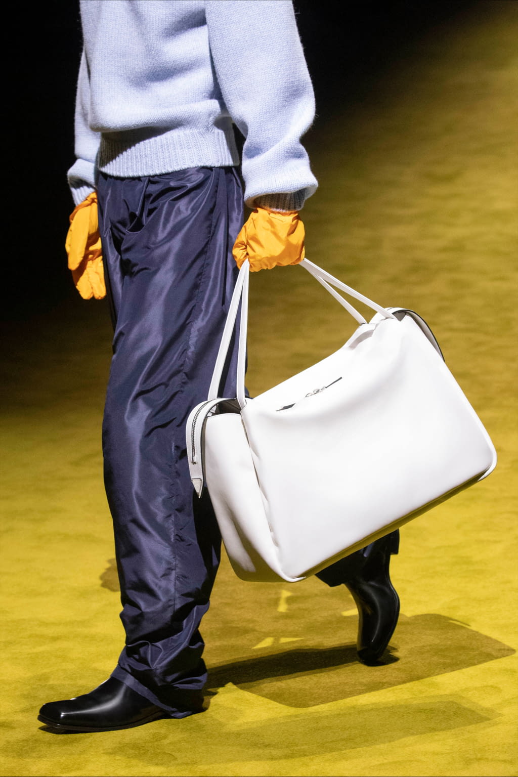 Fashion Week Milan Fall/Winter 2022 look 13 from the Prada collection menswear accessories