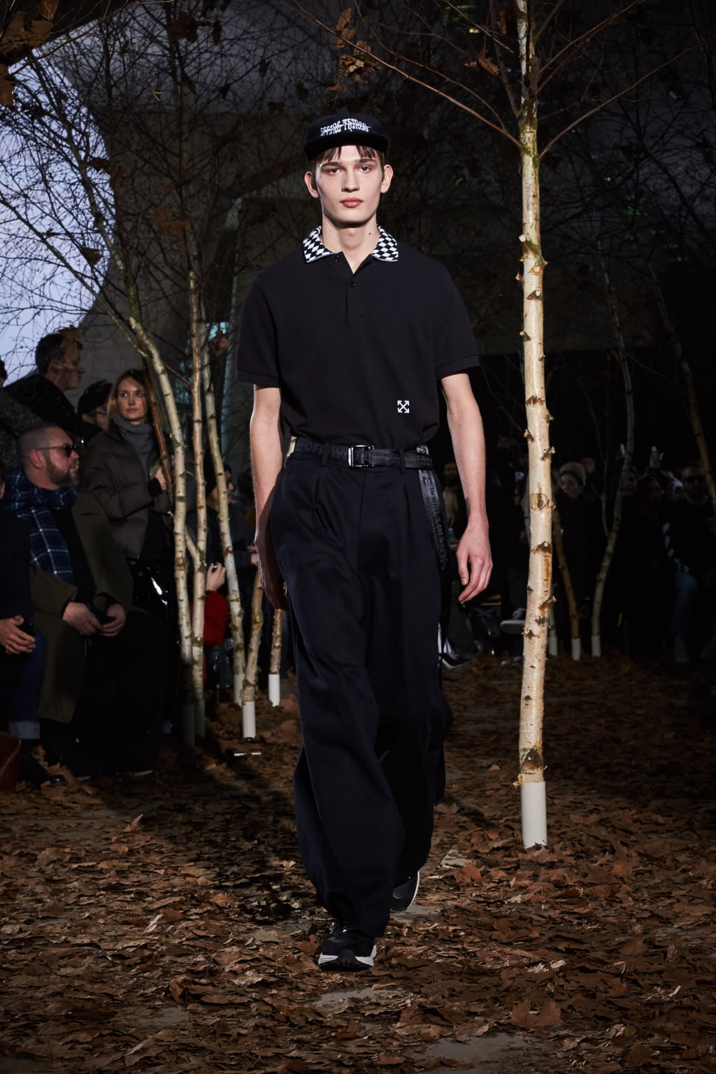 Fashion Week Paris Fall/Winter 2017 look 29 from the Off-White collection menswear