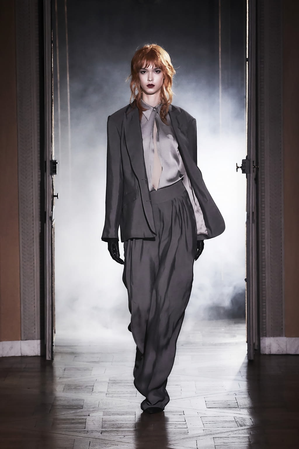 Fashion Week Paris Spring/Summer 2021 look 3 from the Olivier Theyskens collection 女装