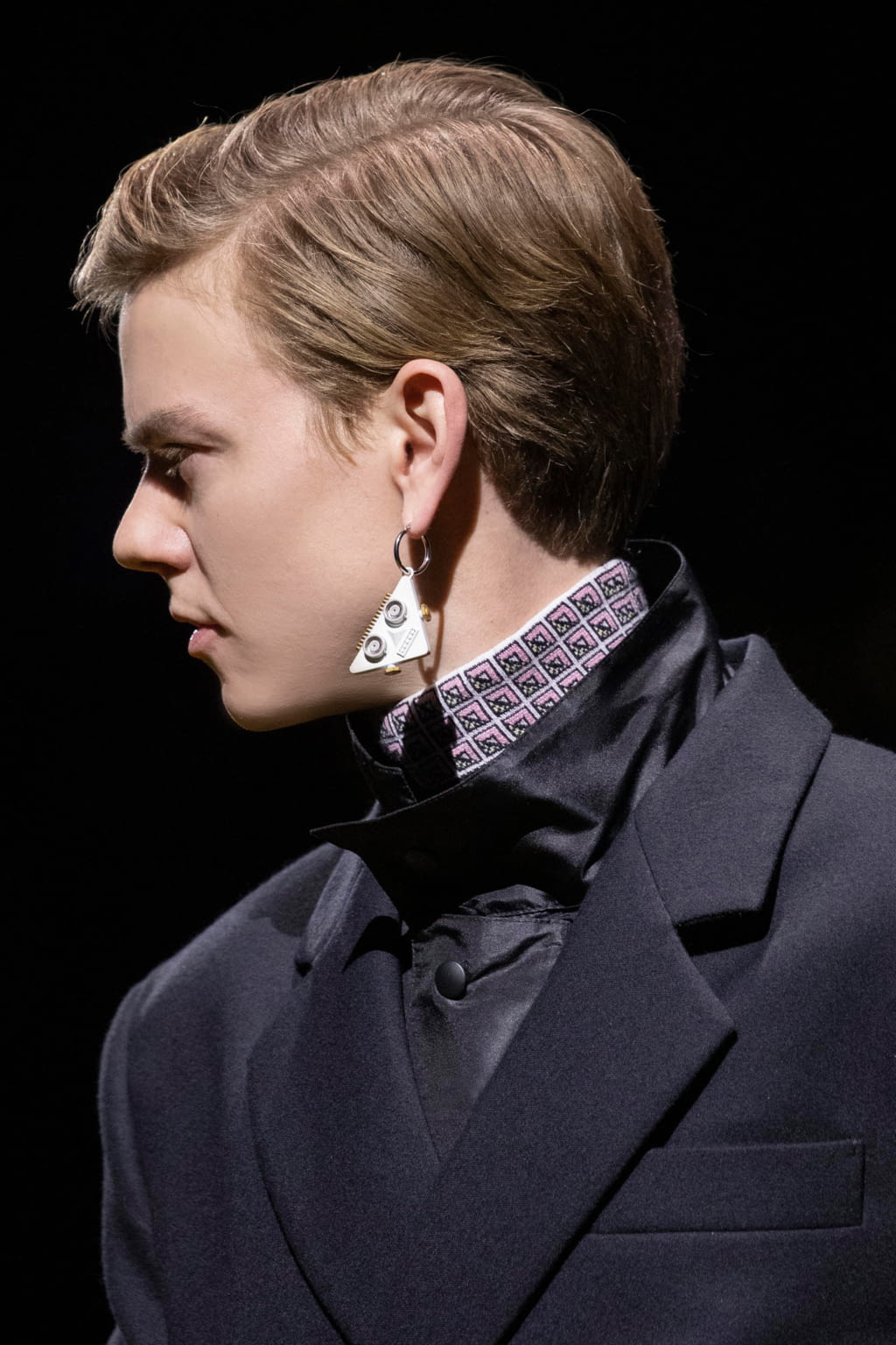 Fashion Week Milan Fall/Winter 2022 look 2 from the Prada collection menswear accessories