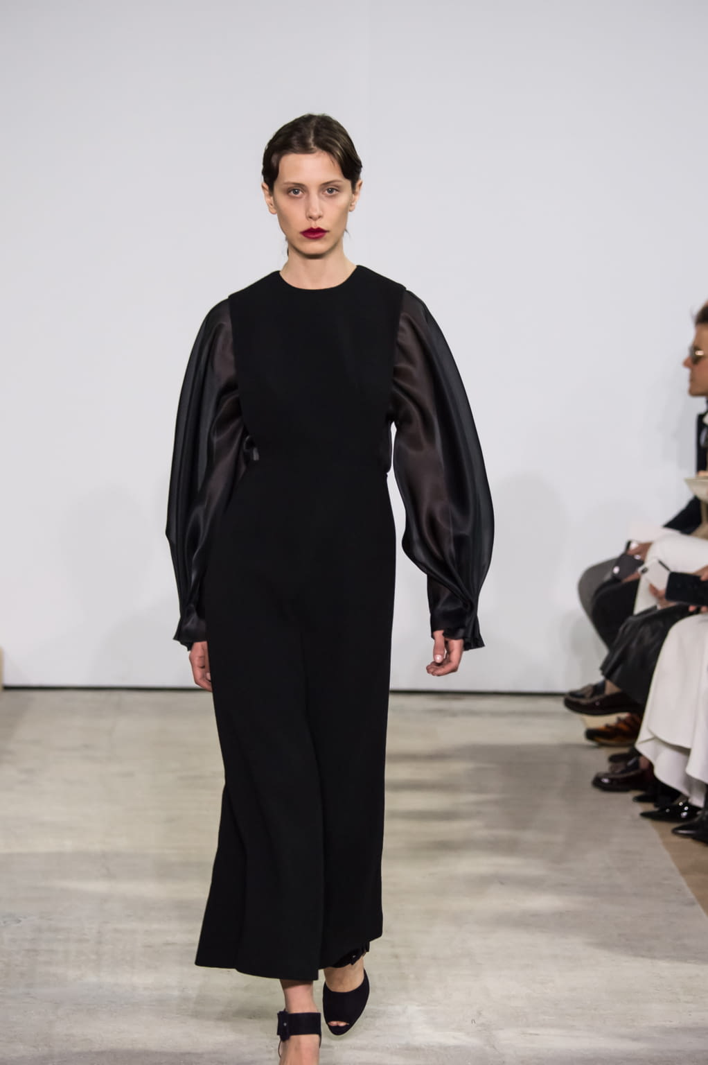 Fashion Week London Fall/Winter 2016 look 30 from the Emilia Wickstead collection 女装