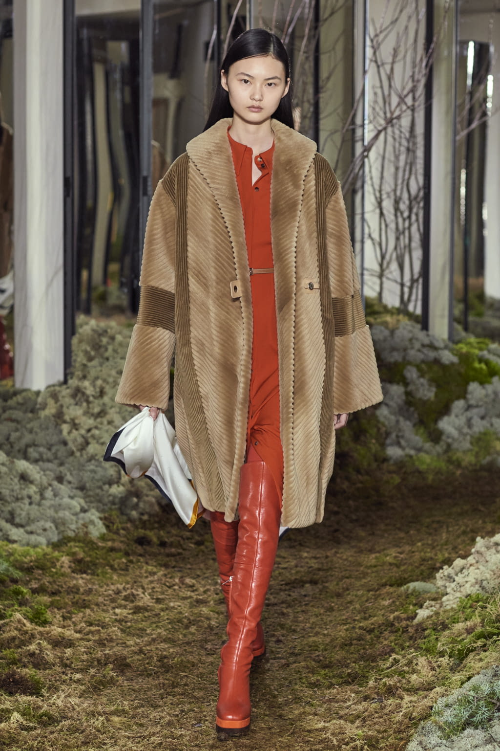 Fashion Week Paris Pre-Fall 2018 look 30 from the Hermès collection womenswear