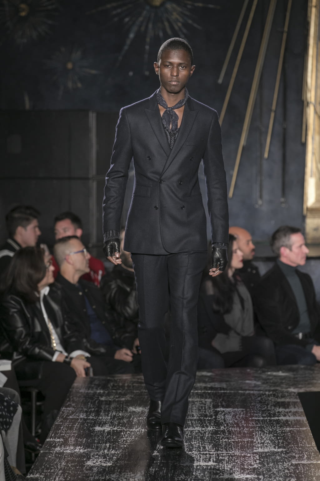 Fashion Week New York Fall/Winter 2017 look 32 from the John Varvatos collection menswear