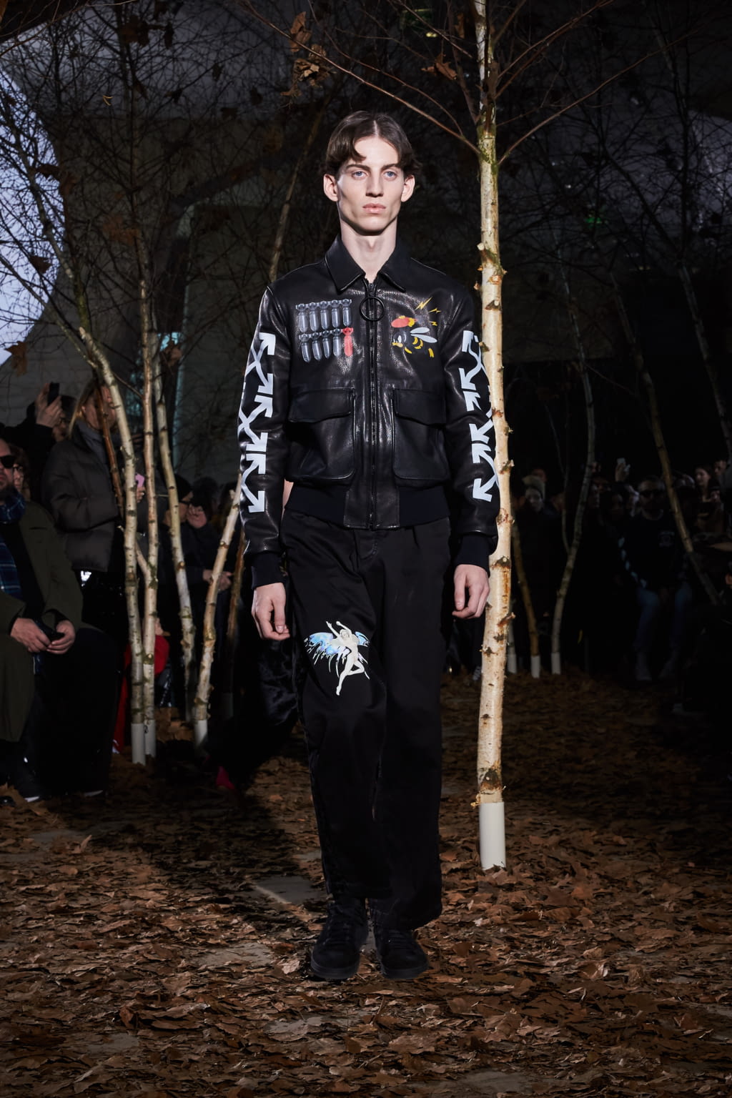 Fashion Week Paris Fall/Winter 2017 look 32 from the Off-White collection 男装