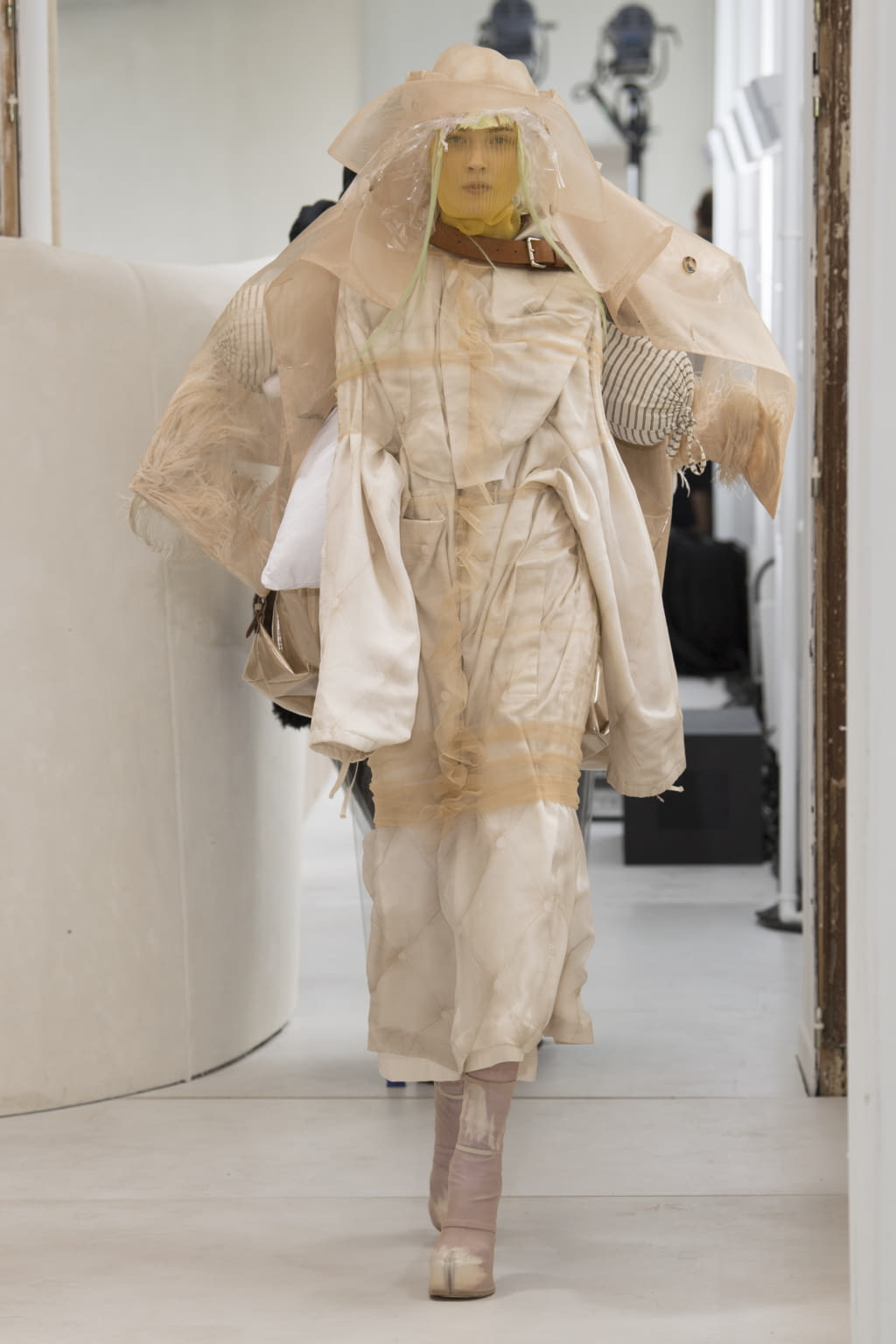 Fashion Week Paris Fall/Winter 2018 look 32 from the Maison Margiela collection couture