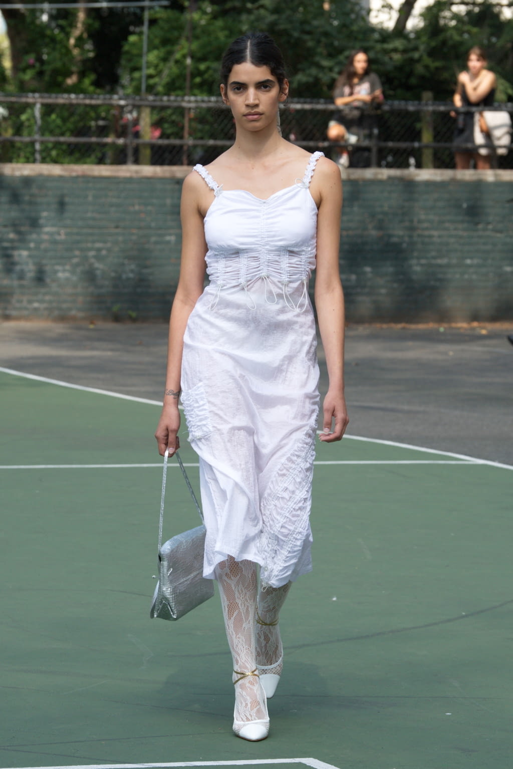 Fashion Week New York Spring/Summer 2020 look 33 from the Maryam Nassir Zadeh collection 女装