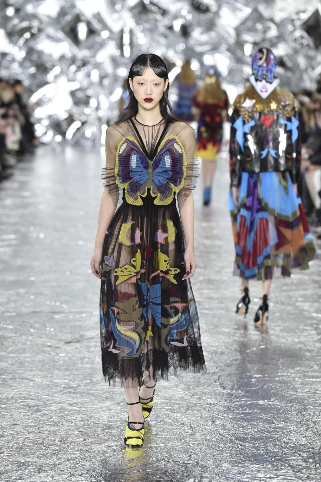 Fashion Week London Fall/Winter 2016 look 33 from the Mary Katrantzou collection 女装