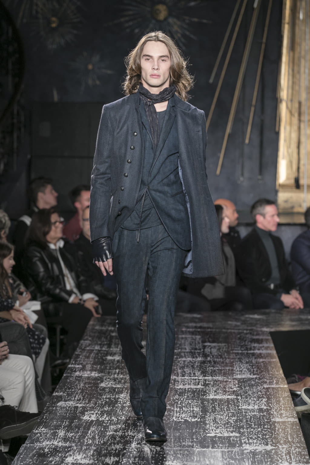 Fashion Week New York Fall/Winter 2017 look 33 from the John Varvatos collection menswear