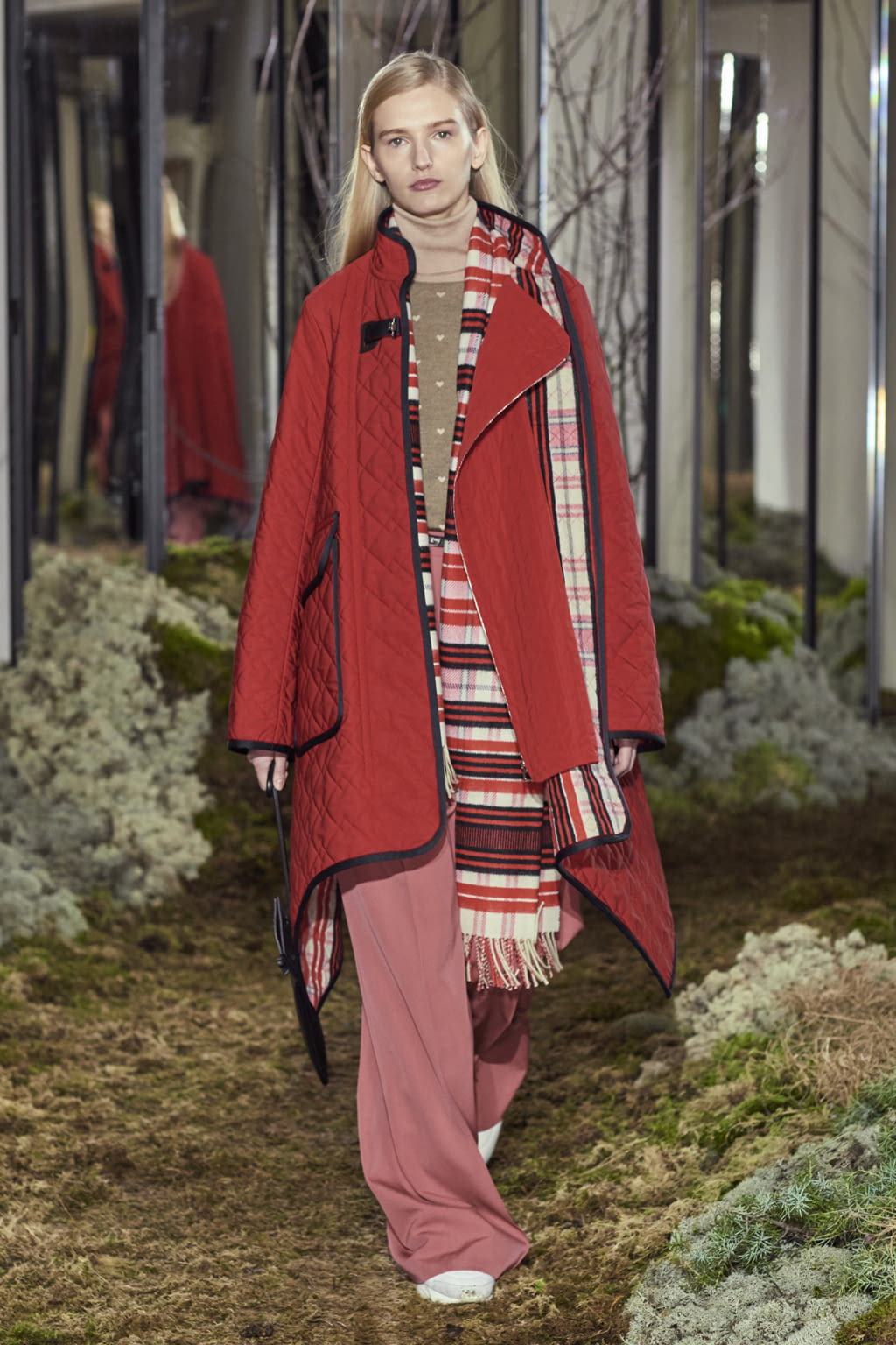 Fashion Week Paris Pre-Fall 2018 look 33 from the Hermès collection womenswear