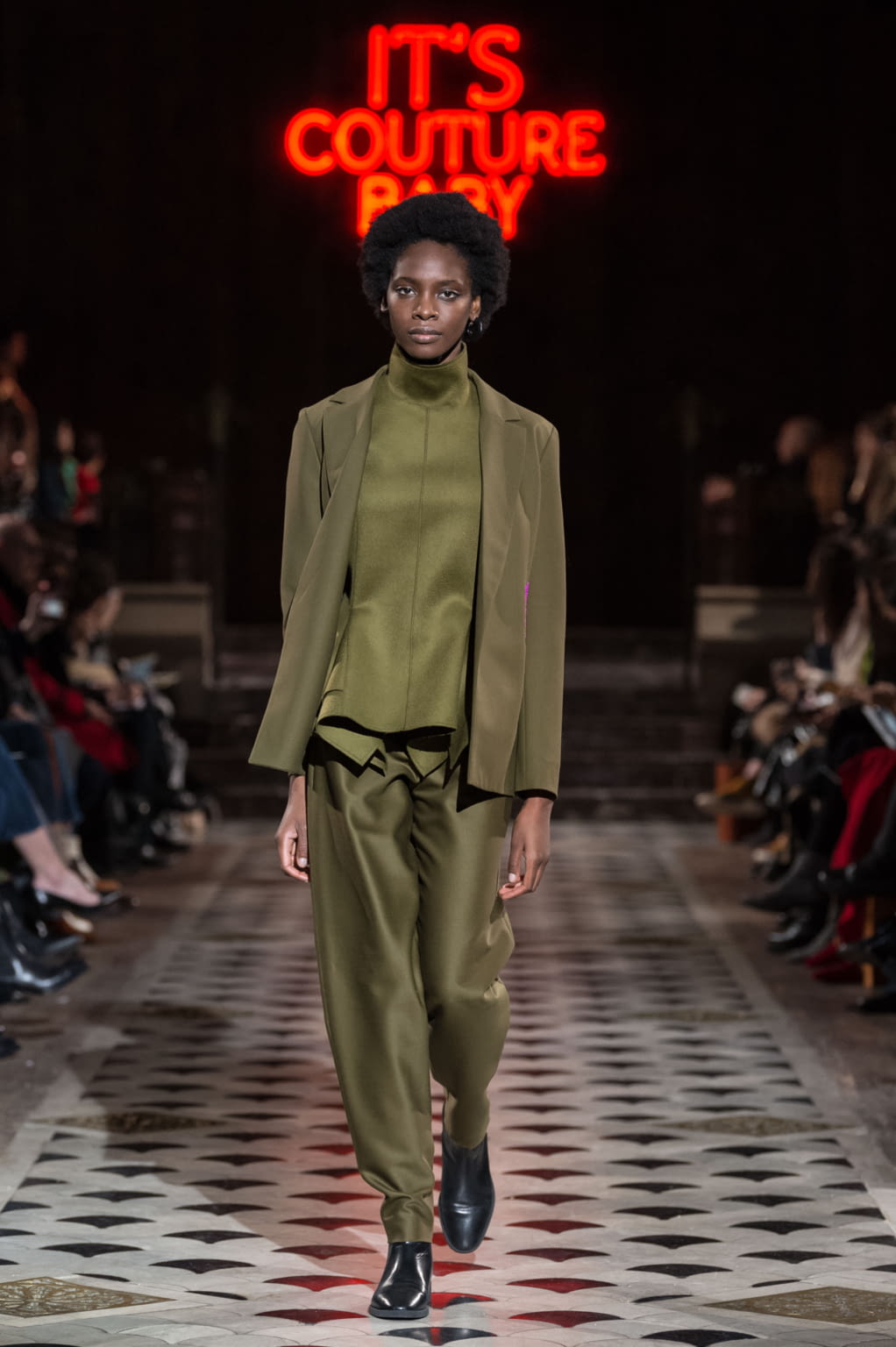 Fashion Week Paris Spring/Summer 2018 look 33 from the Maison Rabih Kayrouz collection 高级定制