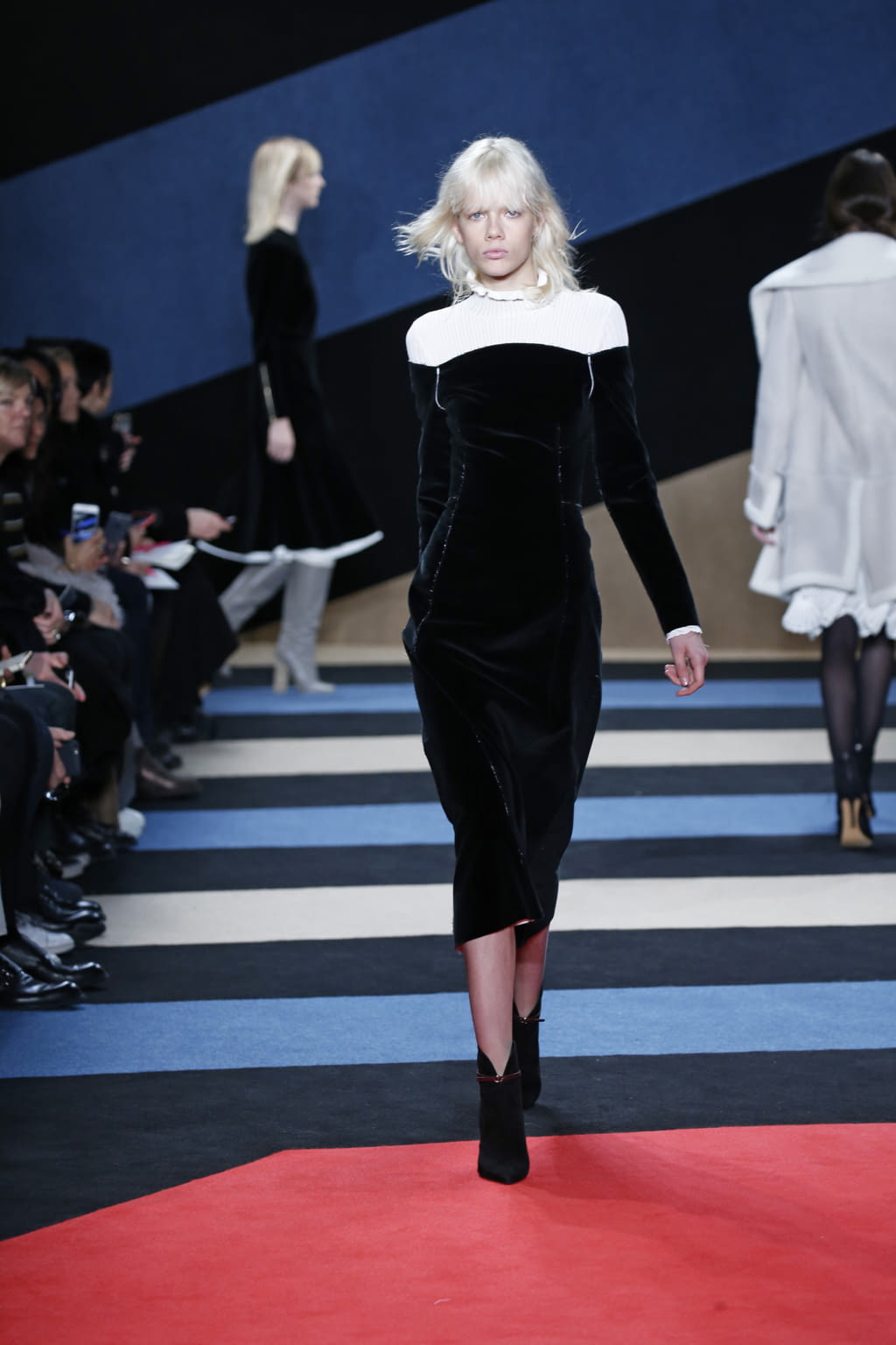 Fashion Week New York Fall/Winter 2016 look 34 from the Derek Lam collection womenswear