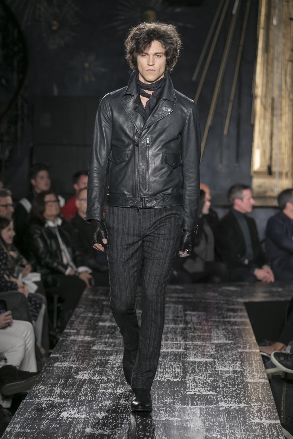 Fashion Week New York Fall/Winter 2017 look 34 from the John Varvatos collection menswear