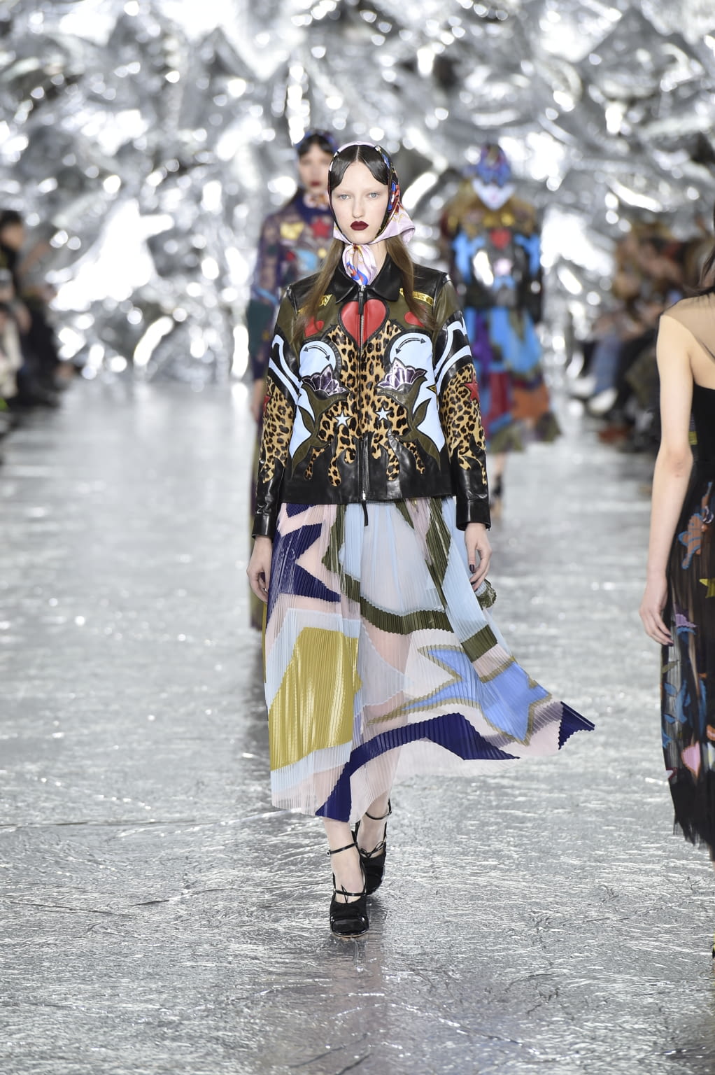Fashion Week London Fall/Winter 2016 look 34 from the Mary Katrantzou collection 女装