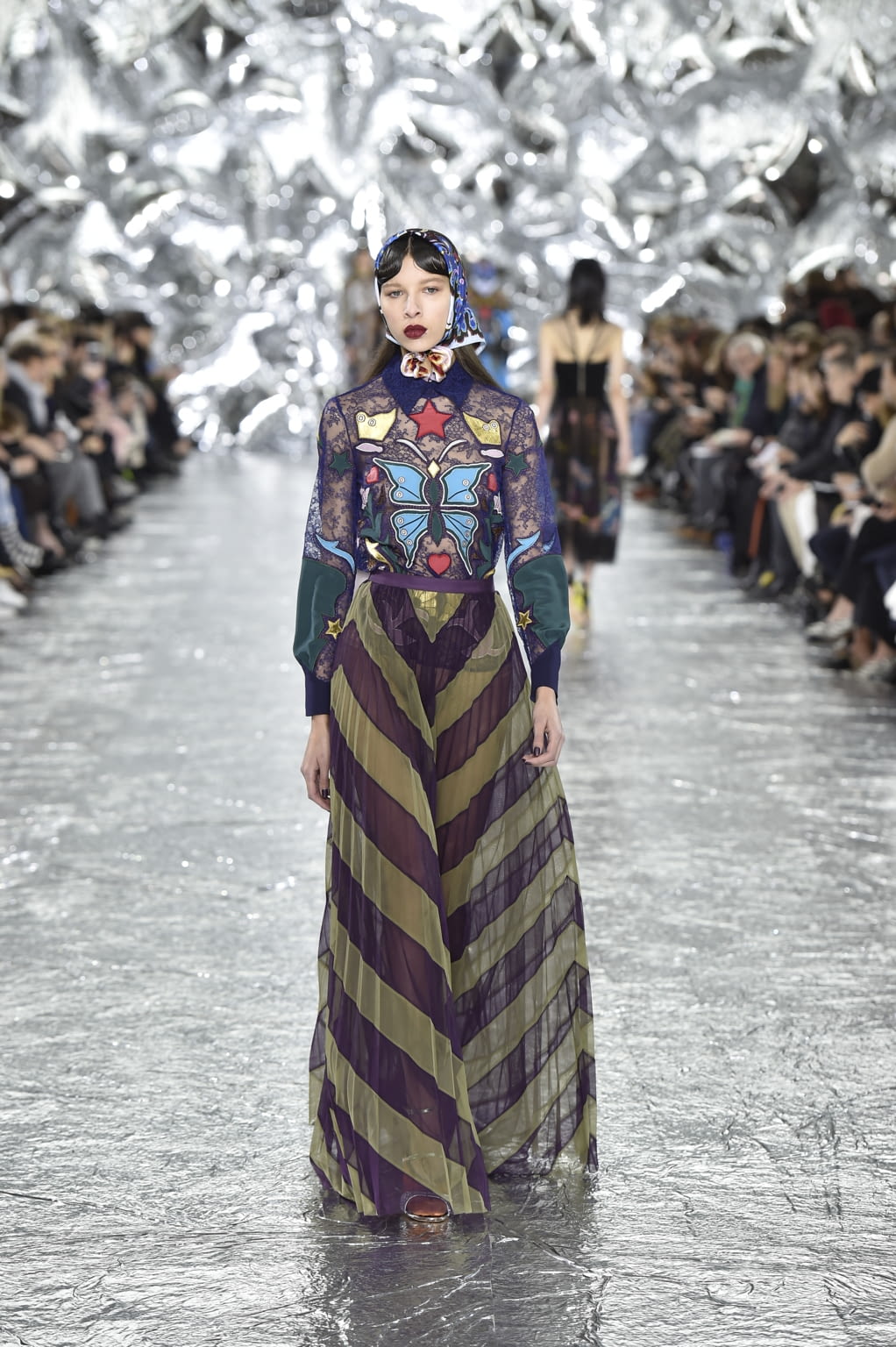 Fashion Week London Fall/Winter 2016 look 35 from the Mary Katrantzou collection 女装