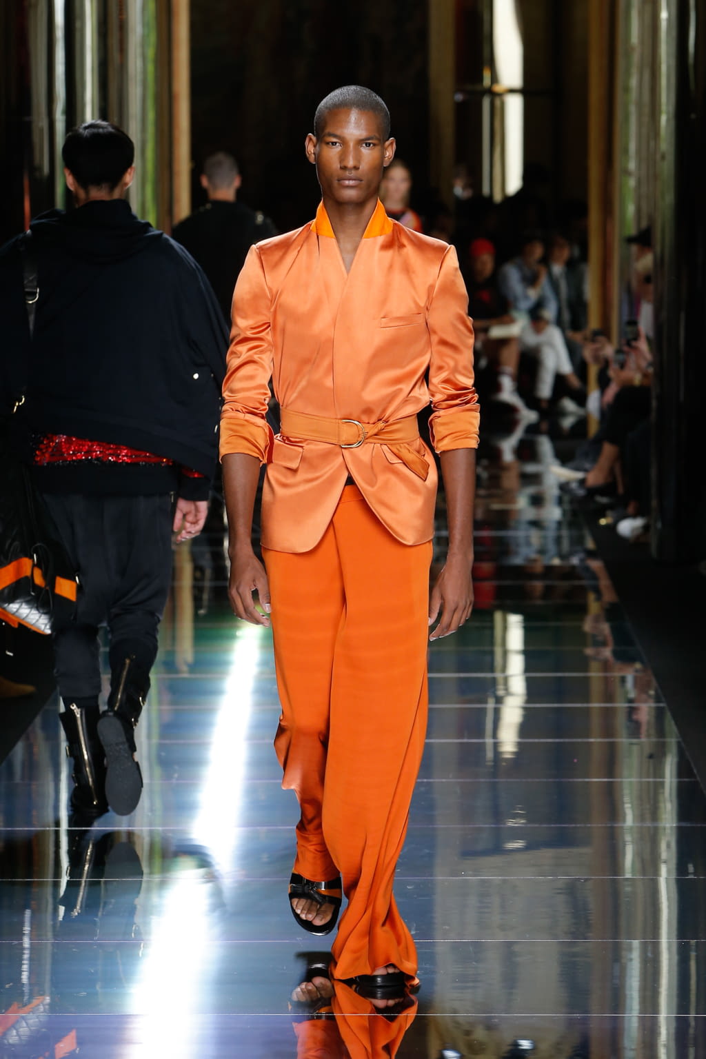 Balmain fashion show hi-res stock photography and images - Alamy