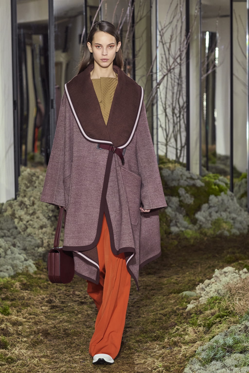 Fashion Week Paris Pre-Fall 2018 look 35 from the Hermès collection womenswear