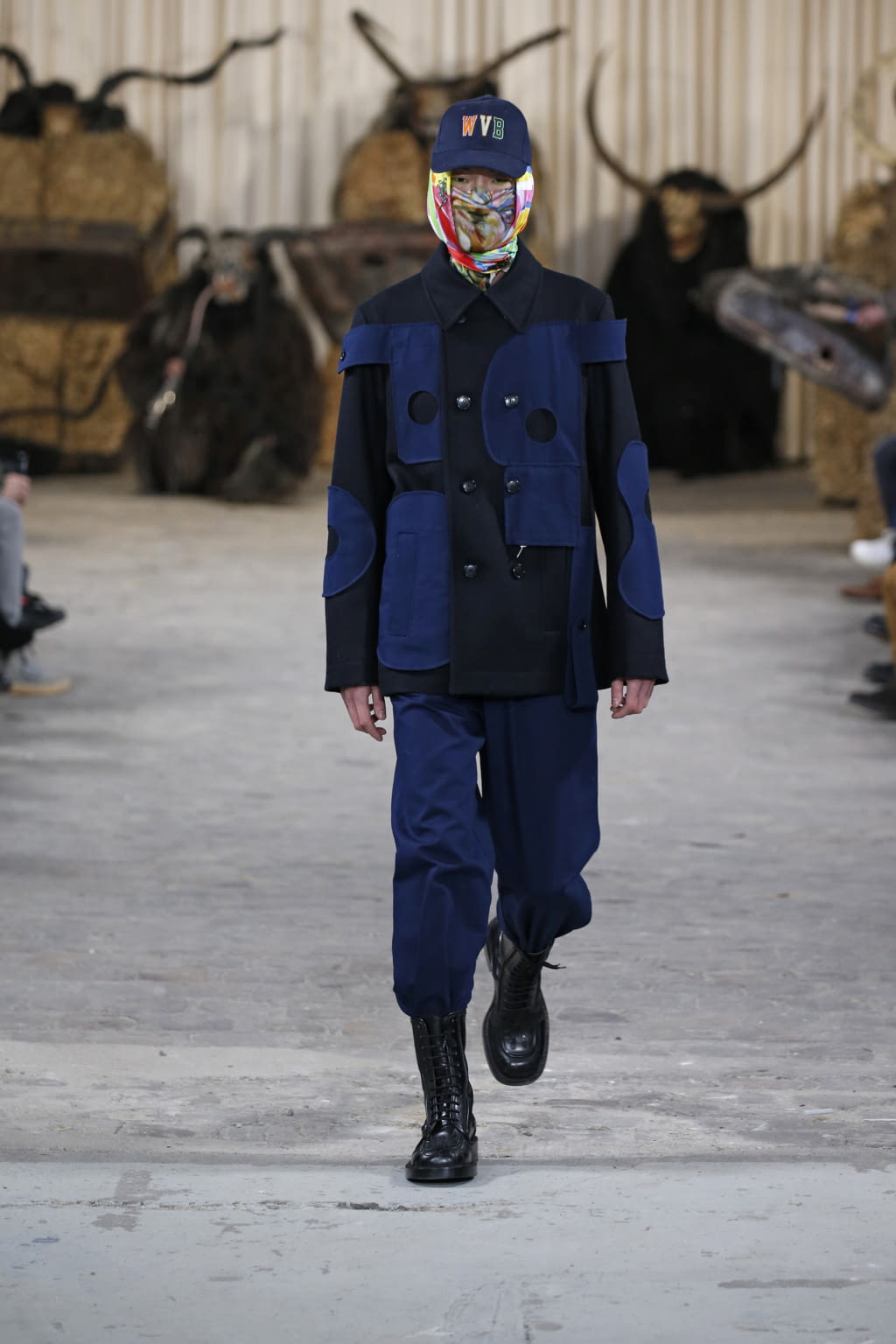 Fashion Week Paris Fall/Winter 2017 look 36 from the Walter Van Beirendonck collection menswear