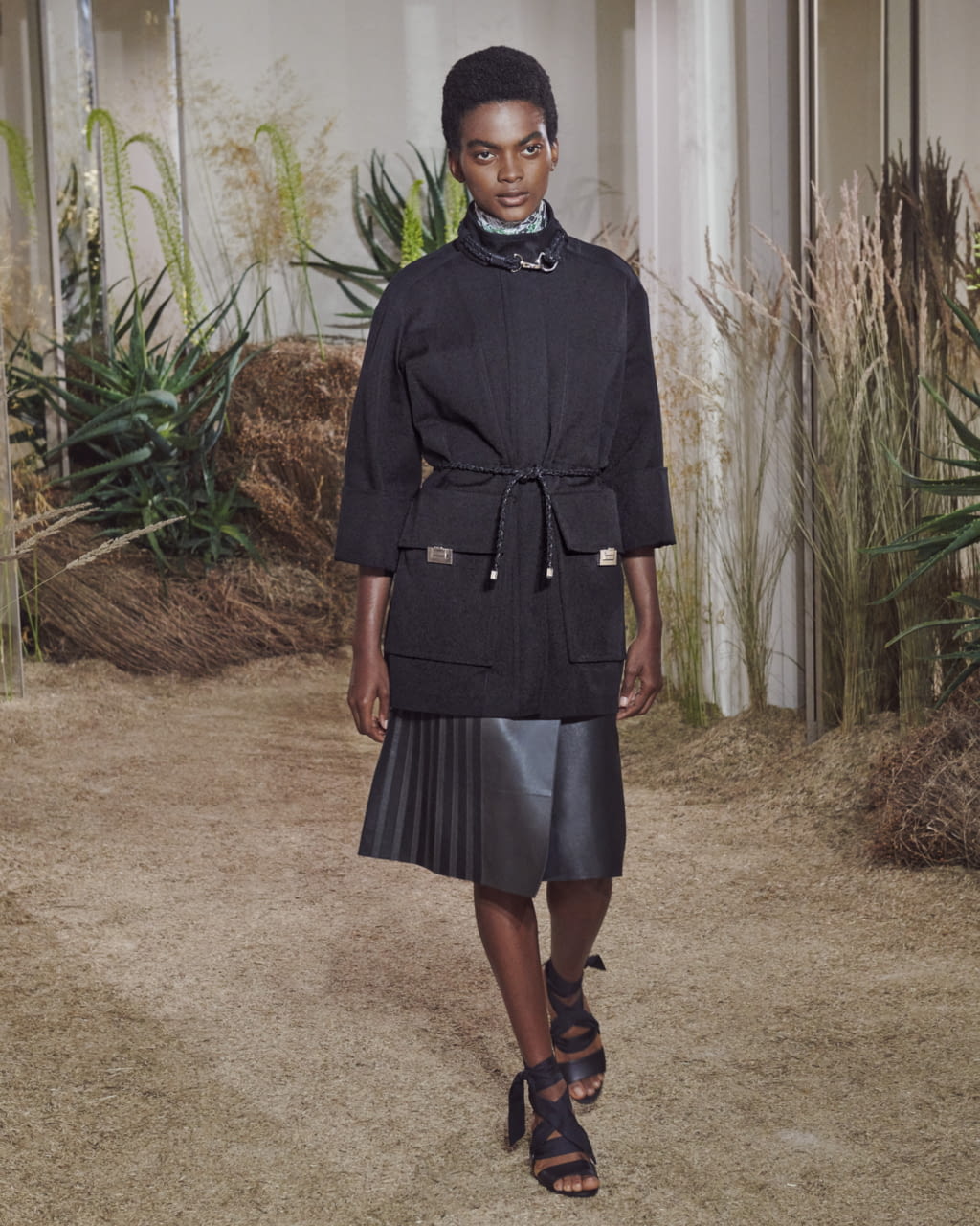 Fashion Week Paris Resort 2019 look 36 from the Hermès collection 女装