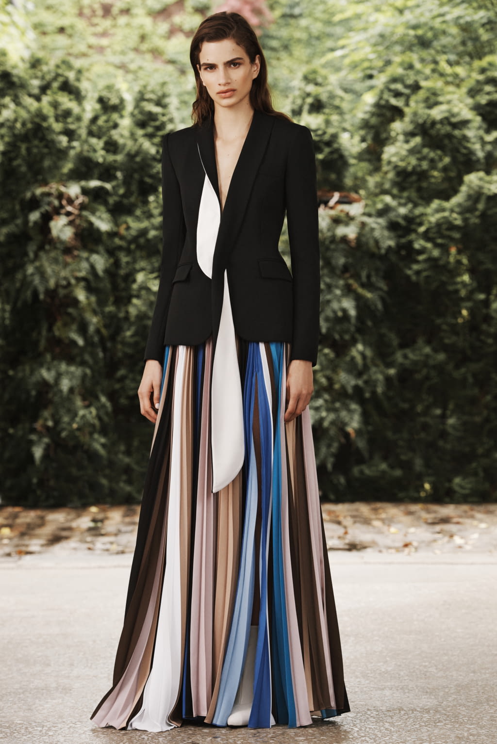 Fashion Week New York Resort 2019 look 33 from the Prabal Gurung collection 女装