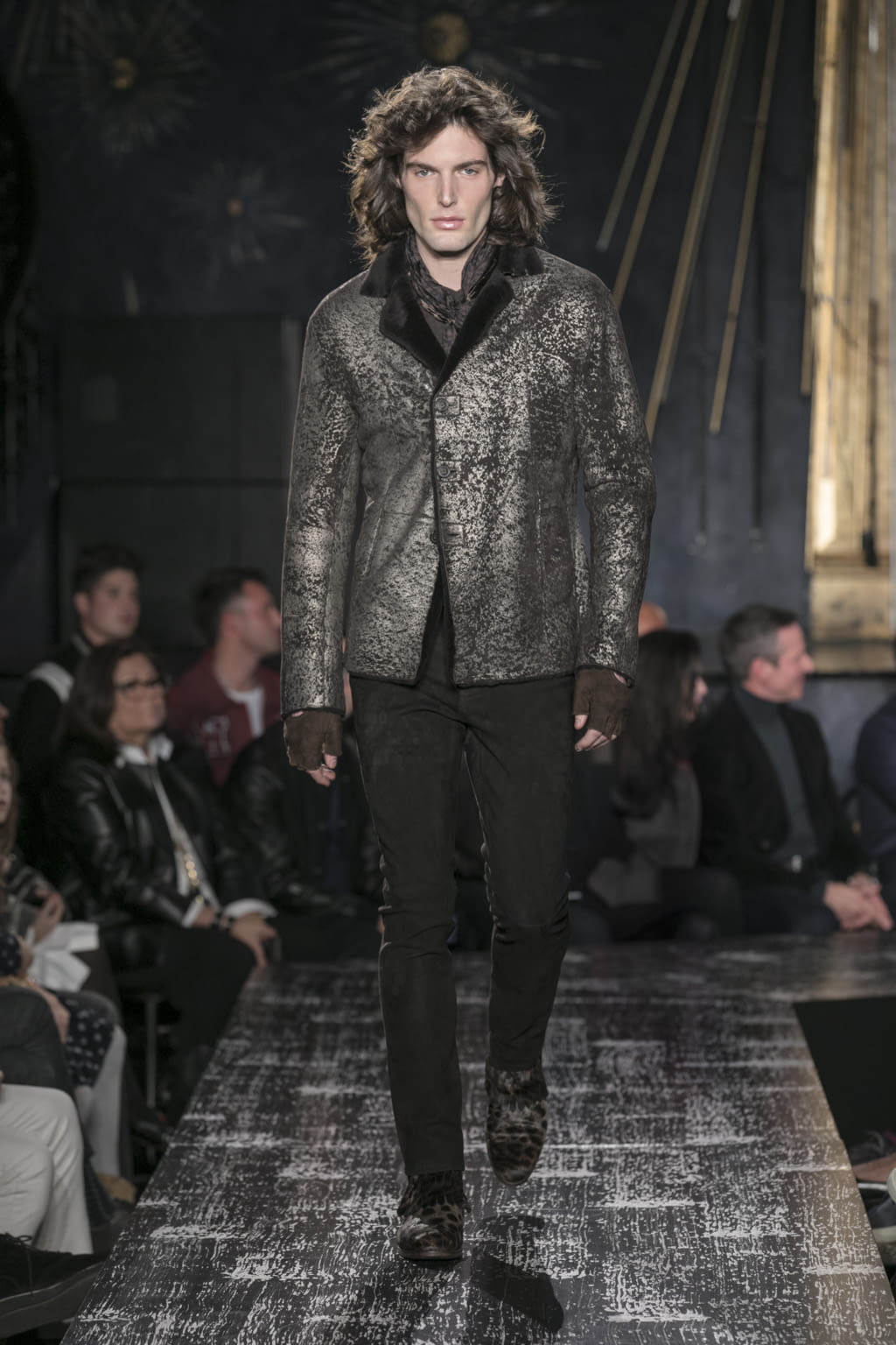 Fashion Week New York Fall/Winter 2017 look 37 from the John Varvatos collection menswear